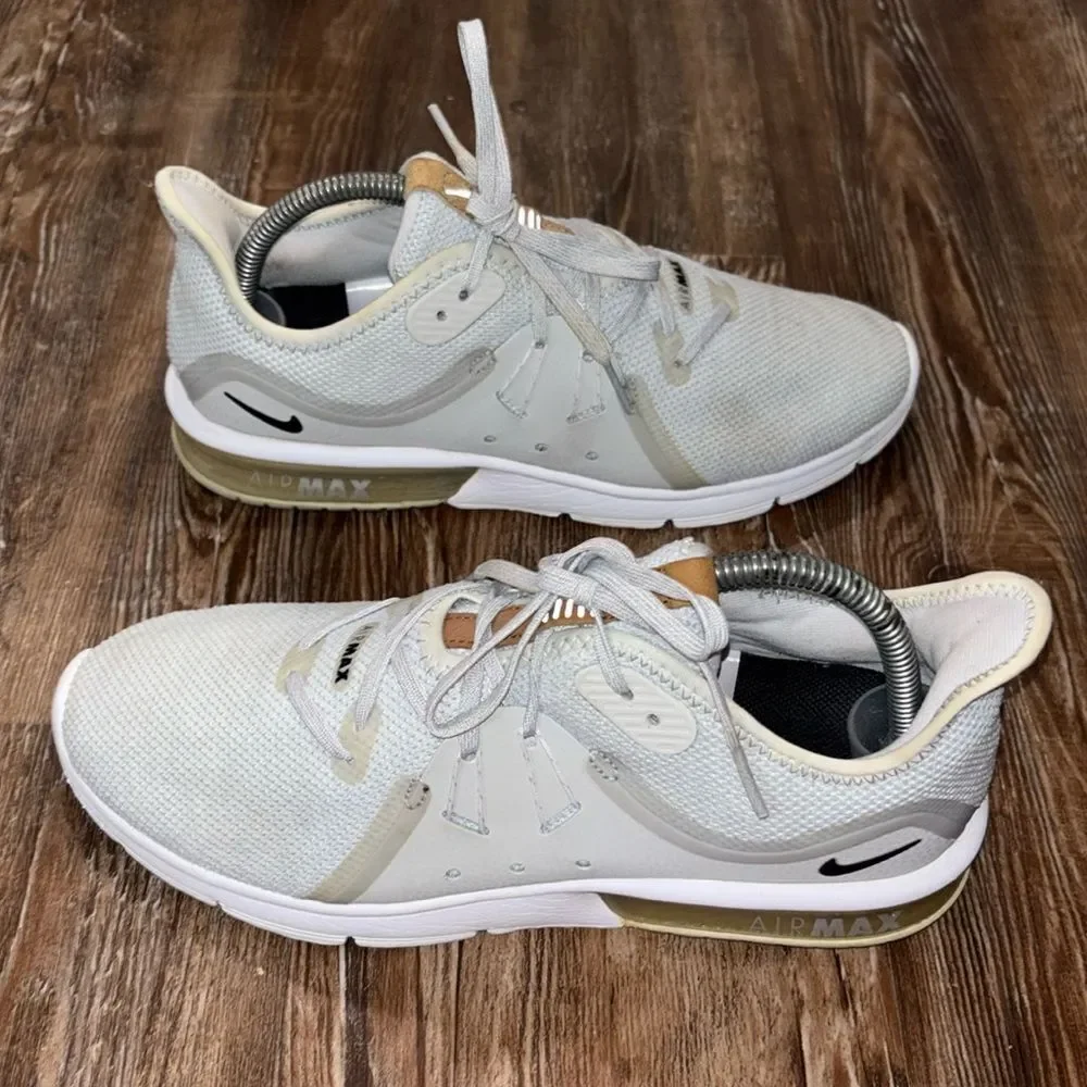 Nike Air Max gray & white lite weight breathable mesh size 9.5. - Picture 2 of 11
